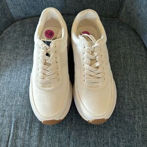 NWT DOLCE VITA SNEAKERS